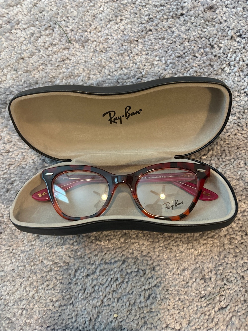 Eyeglass frames
